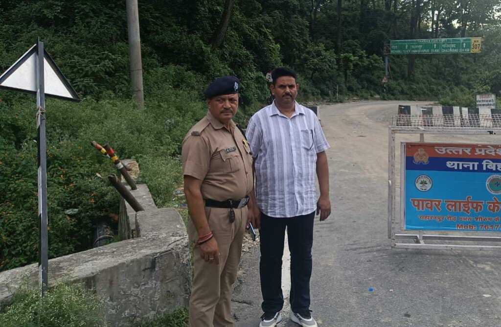 देहरादून पुलिस की सख्त कार्रवाई: भूमि धोखाधड़ी के आदतन अपराधी को ढोल बजाकर किया जिला बदर
