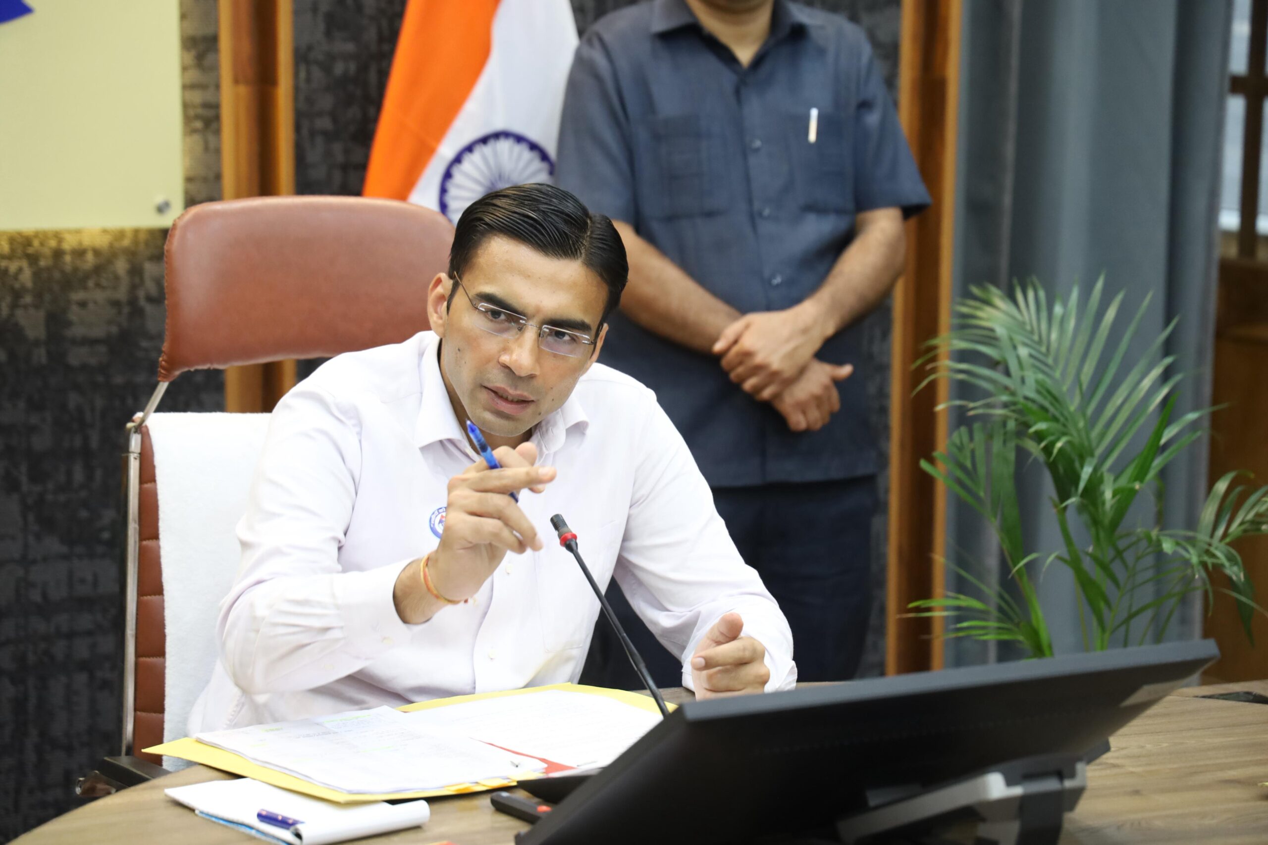 देहरादून: वर्षों से लंबित मामले में लापरवाही, डीएम ने राजस्व कानूनगो को किया निलंबित