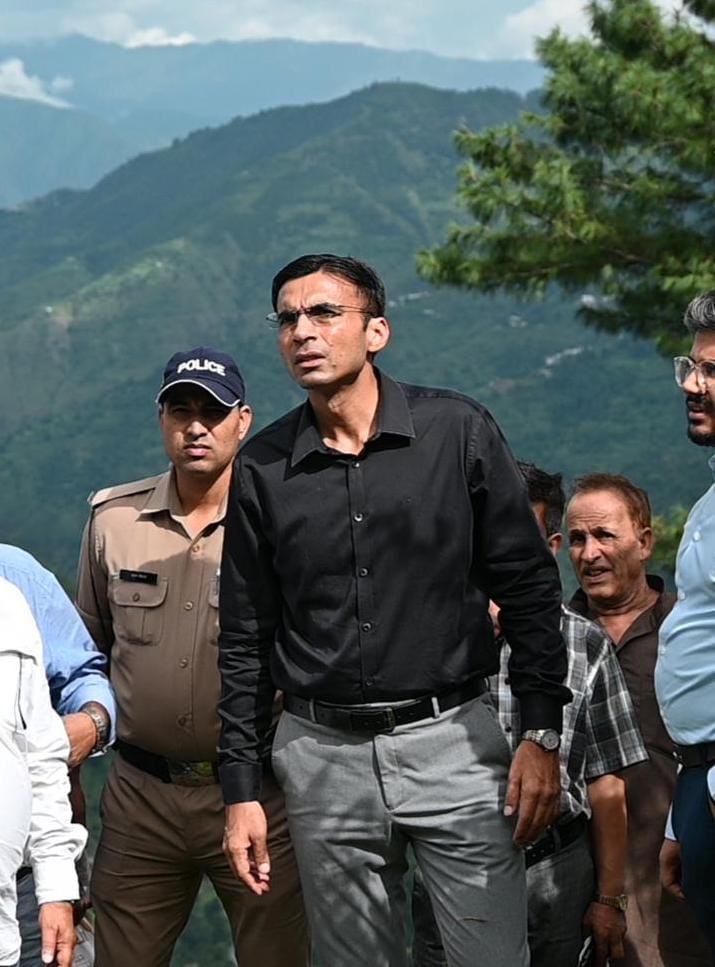 Dehradun:अवैध खनन पर प्रशासन का सख्त रुख: 4 वाहन सीज, 7.20 लाख अर्थदंड