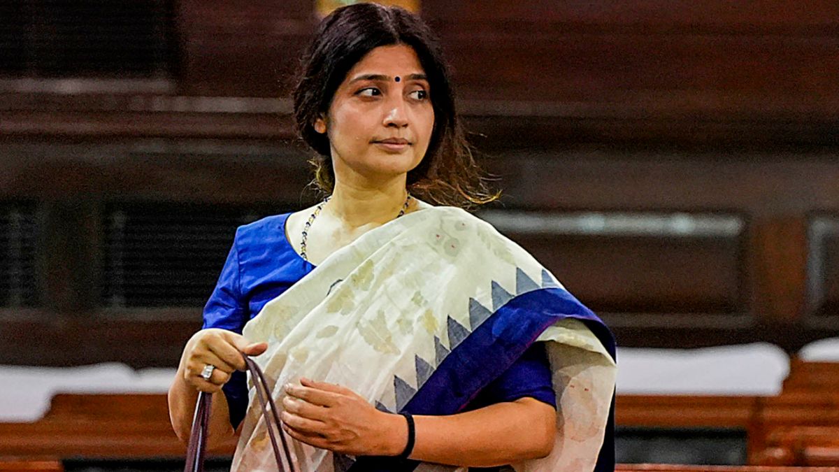 दिल्ली में समाजवादी पार्टी सांसद डिंपल यादव का चुनाव आयोग पर तीखा हमला