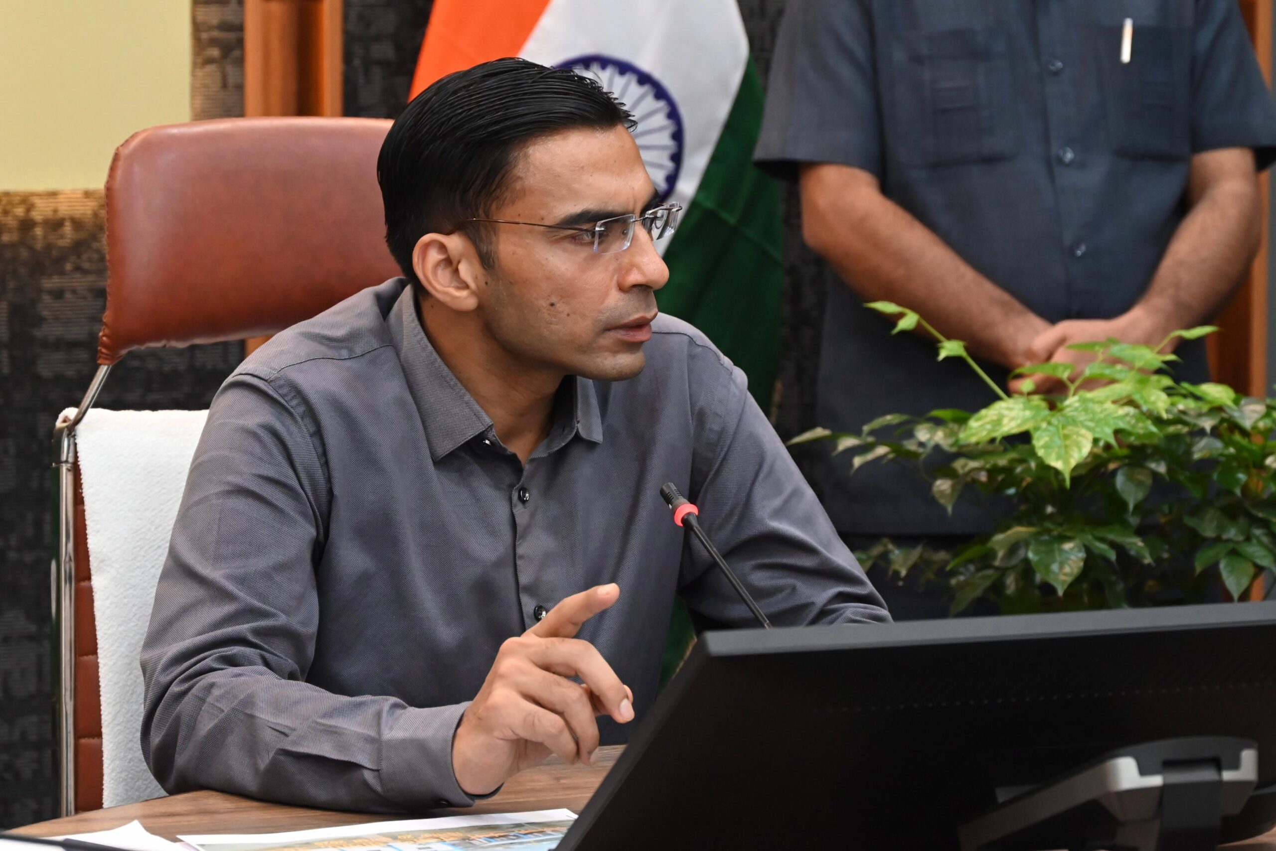 देहरादून: बैंक ऋण बीमा धोखाधड़ी: विधवा के साथ अन्याय पर जिला प्रशासन का सख्त रुख
