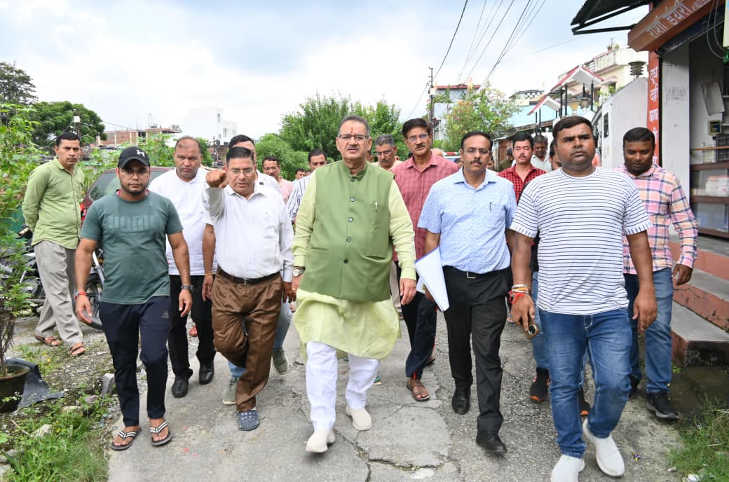 कैबिनेट मंत्री गणेश जोशी का कंडोली में रिस्पना-बिंदाल एलिवेटेड परियोजना क्षेत्र का दौरा