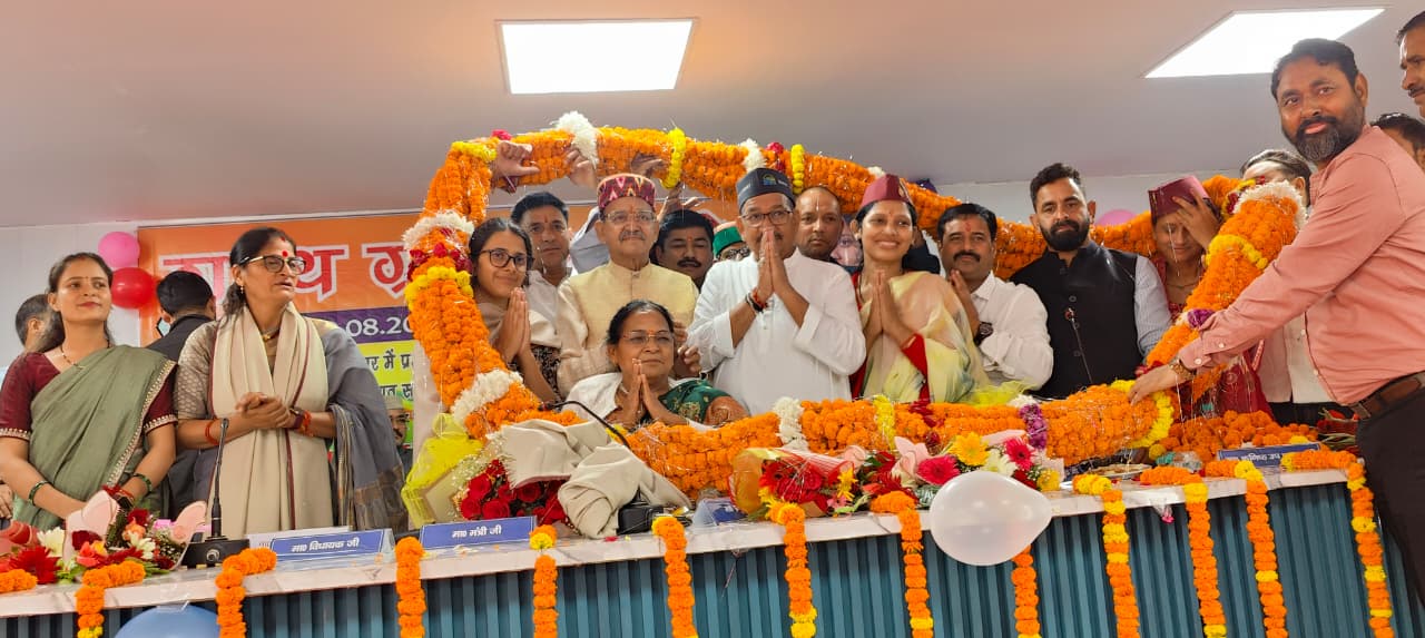 टिहरी: चंबा में नव निर्वाचित क्षेत्र पंचायत सदस्यों का भव्य शपथ ग्रहण समारोह संपन्न
