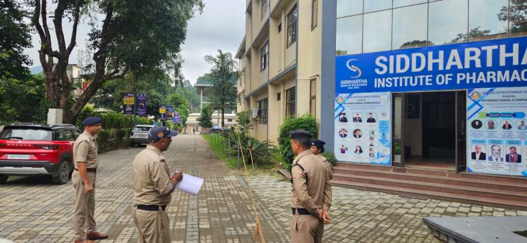 जनपद में आयोजित विभिन्न परीक्षाओं को सकुशल सम्पन्न कराने के लिए दून पुलिस ने किए सुरक्षा के समुचित प्रंबंध