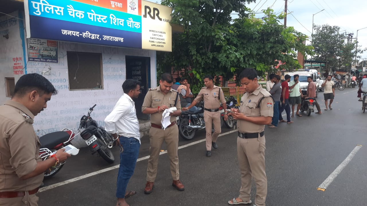 हरिद्वार में अपराध नियंत्रण हेतु पुलिस का सघन चेकिंग अभियान जारी
