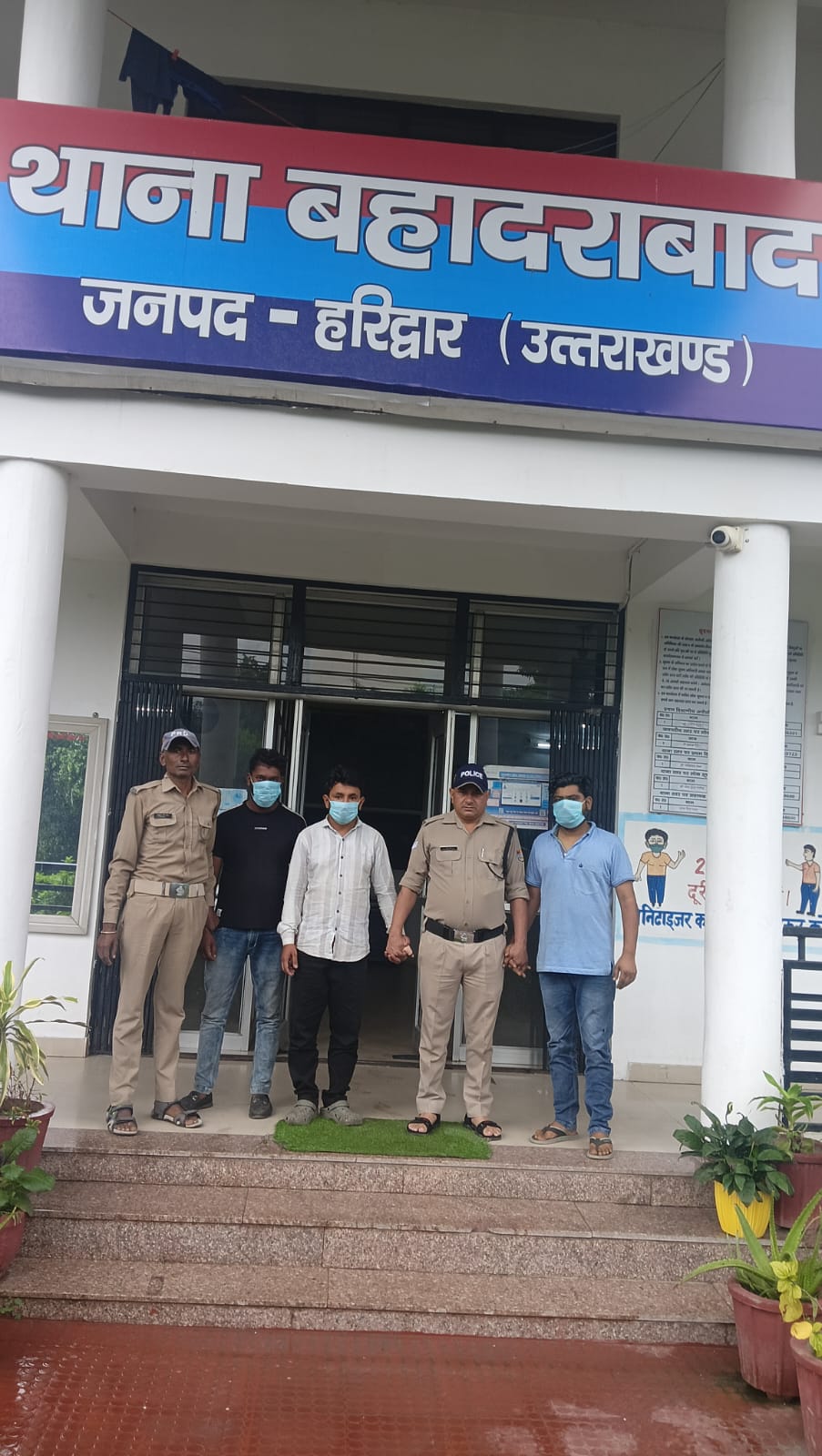 बहादराबाद पुलिस ने शांति व्यवस्था भंग करने पर तीन व्यक्तियों को किया गिरफ्तार