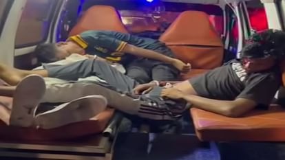 दिल्ली-यमुनोत्री राजमार्ग पर सड़क हादसा: दो युवकों की मौत, तीन गंभीर घायल