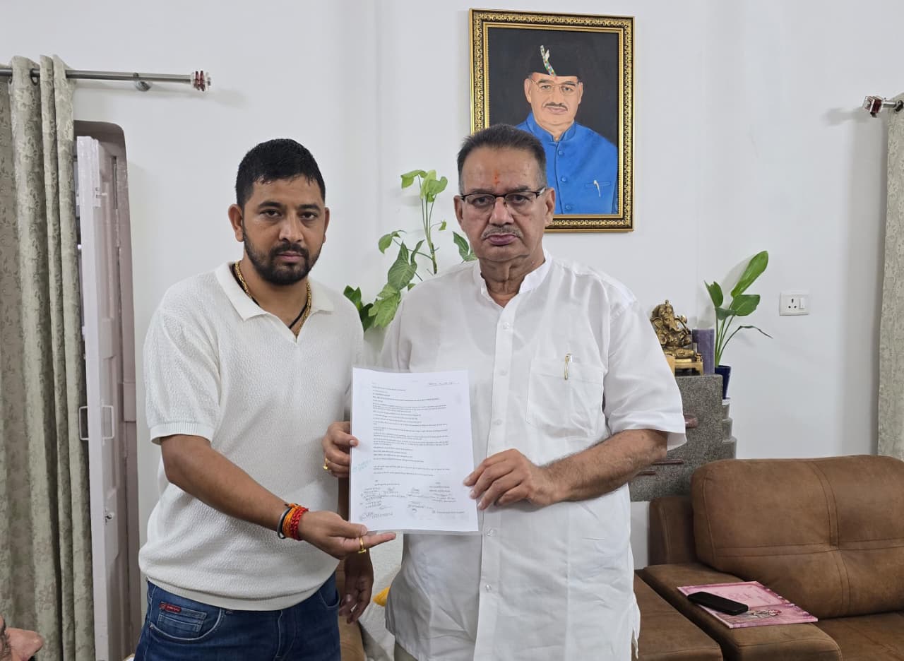 हर्षिल क्षेत्र के सेब किसानों को सरकार देगी हरसंभव मदद: कृषि मंत्री गणेश जोशी