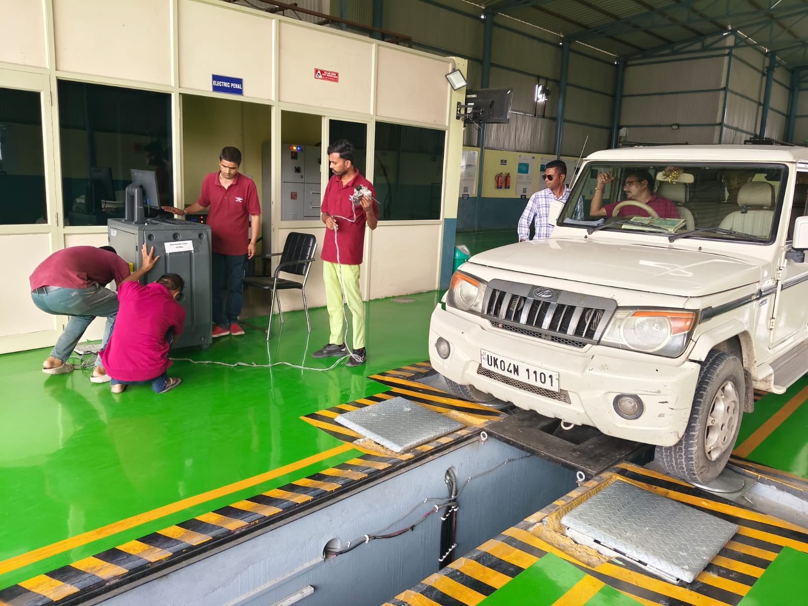 देहरादून संभाग के तीन ऑटोमेटेड फिटनेस सेंटरों पर आरटीओ प्रशासन की औचक कार्रवाई