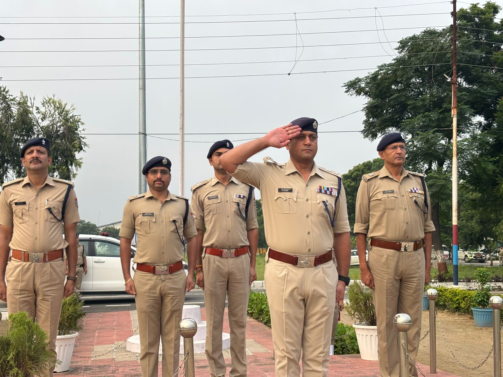 एसएसपी प्रमेन्द्र सिंह डोबाल ने ली पुलिस लाइन रोशनाबाद की शुक्रवार परेड