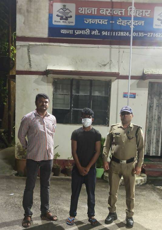 बसंत विहार में युवती की हत्या का खुलासा, भाई और उसके साथी पर हत्या का आरोप