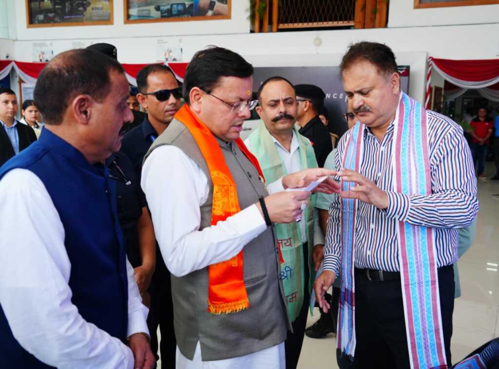 मुख्यमंत्री धामी ने किया कुँआवाला बाजार में “स्वदेशी अपनाओ” अभियान का प्रचार-प्रसार