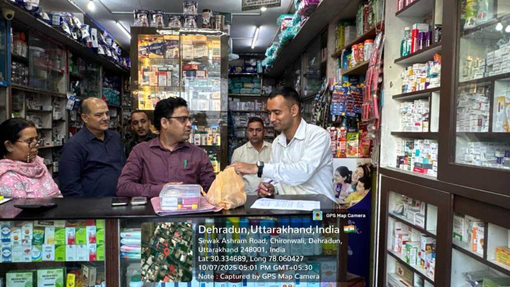 बच्चों के लिए प्रतिबंधित कफ सिरप पर सख्त कार्रवाई, देहरादून के मेडिकल स्टोरों से जब्त किए गए पेडियाट्रिक कफ सिरप