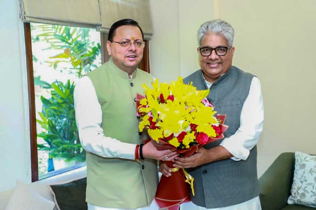 मुख्यमंत्री पुष्कर सिंह धामी ने नई दिल्ली में केंद्रीय मंत्री से उत्तराखंड की जल विद्युत परियोजनाओं और खेल विश्वविद्यालय के लिए समर्थन मांगा