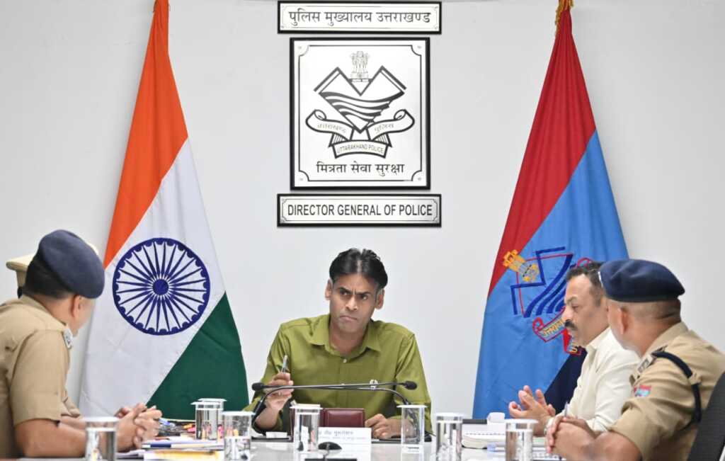देहरादून में त्योहारों को देखते हुए यातायात व्यवस्था की समीक्षा, डीजी ने दिए कड़े निर्देश — नया रूट व पार्किंग प्लान जारी
