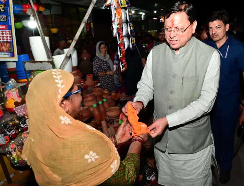“दीपावली सिर्फ़ रोशनी का नहीं, आत्मनिर्भरता का पर्व है” — मुख्यमंत्री पुष्कर सिंह धामी