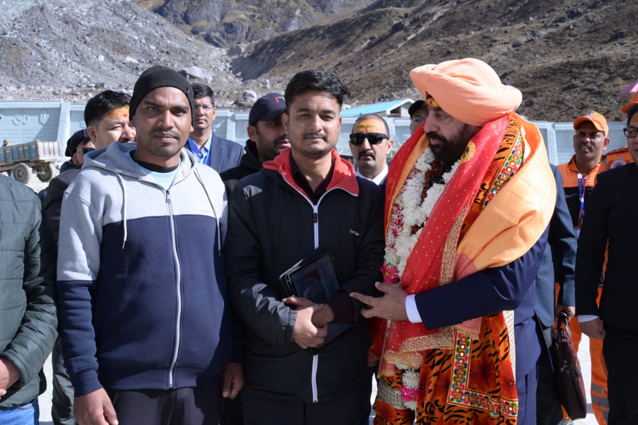 रुद्रप्रयाग: राज्यपाल गुरमीत सिंह पहुंचे केदारनाथ-बदरीनाथ धाम, की विशेष पूजा-अर्चना और विश्व कल्याण की कामना