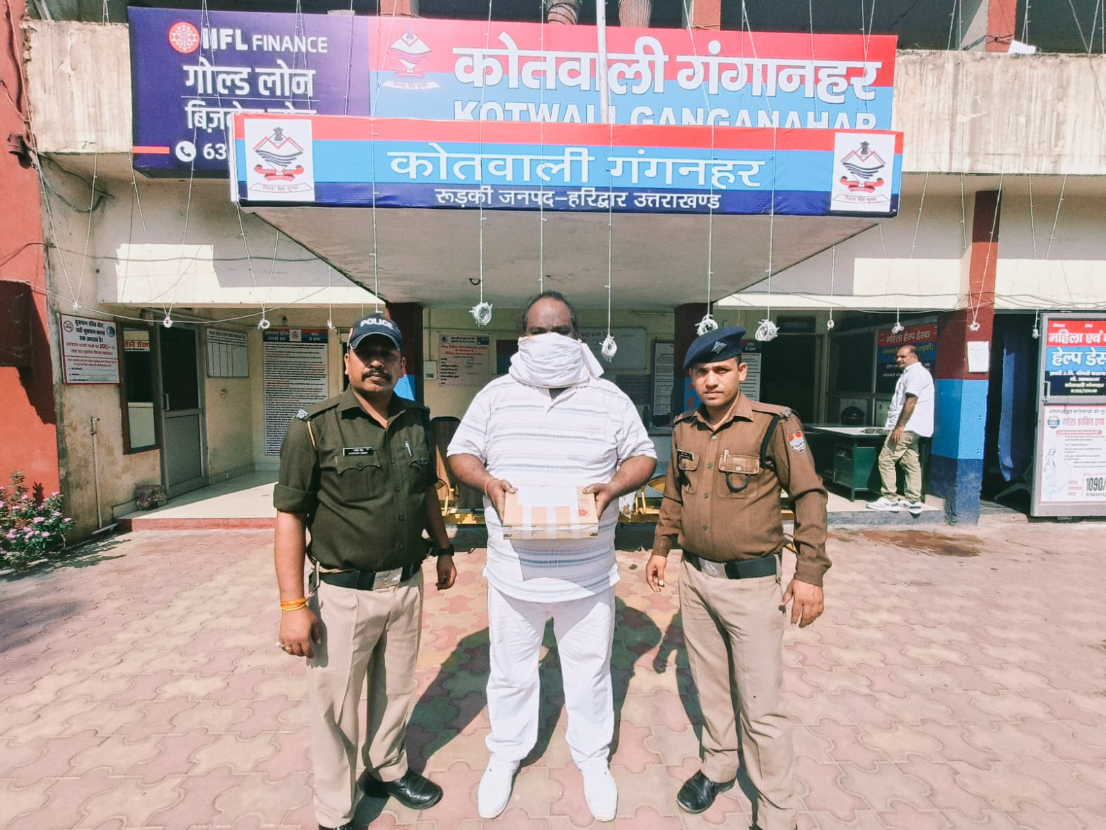 लाइसेंसी शस्त्र से हर्ष फायरिंग कर वीडियो वायरल करने वाले के खिलाफ पुलिस की कार्रवाई