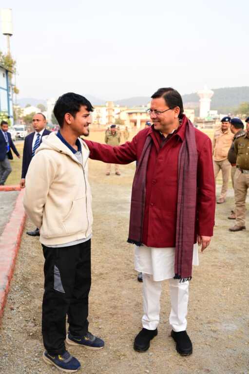 सीएम धामी ने देहरादून में अग्निवीर भर्ती प्रशिक्षण केंद्र का किया निरीक्षण