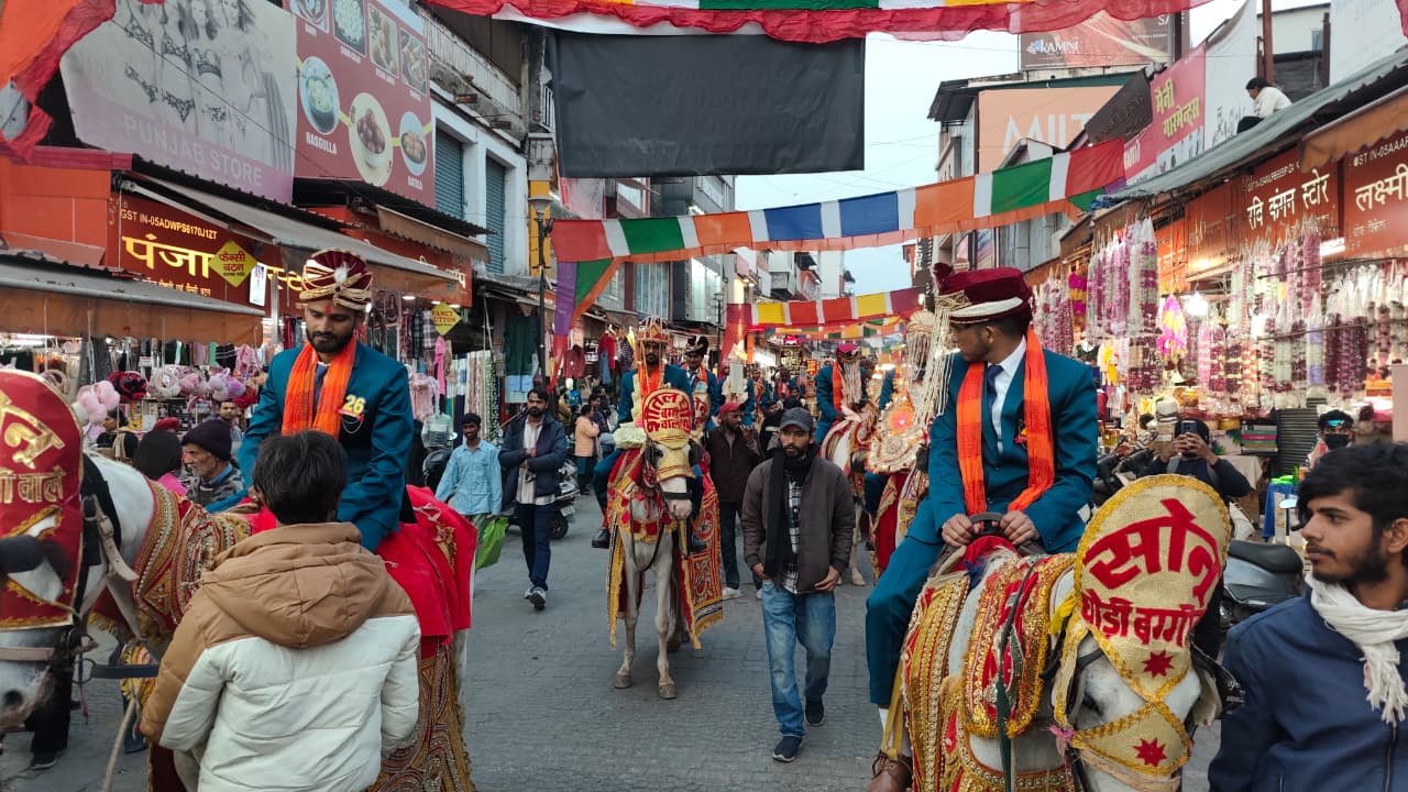बालाजी सेवा समिति द्वारा 16वां सामूहिक शुभ विवाह, धूमधाम से निकली भव्य बारात