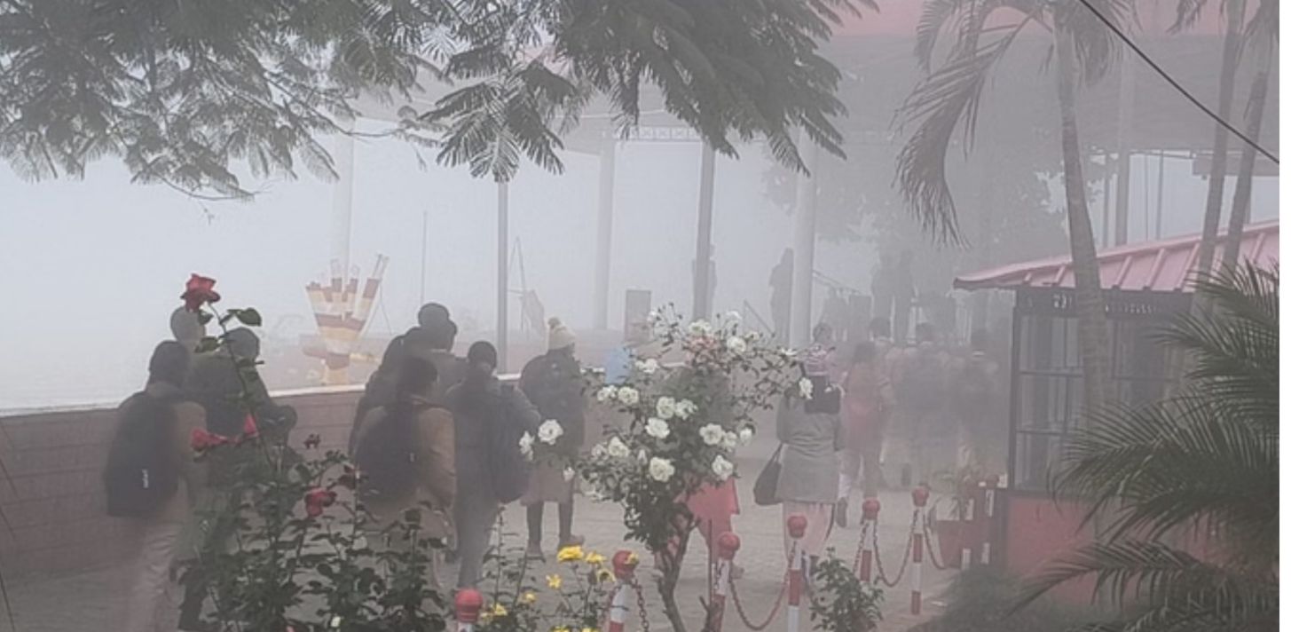 Uttarakhand Weather: घने कोहरे से हवाई यातायात प्रभावित, दून एयरपोर्ट नहीं पहुंचीं कई उड़ानें