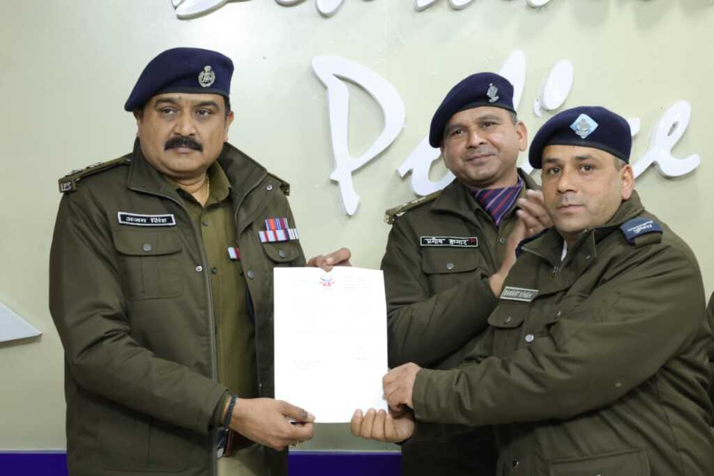 Dehradun:लगन व निष्ठा को सम्मान उत्कृष्ट कार्य करने वाले पुलिस कर्मियों को एसएसपी दून ने किया सम्मानित.