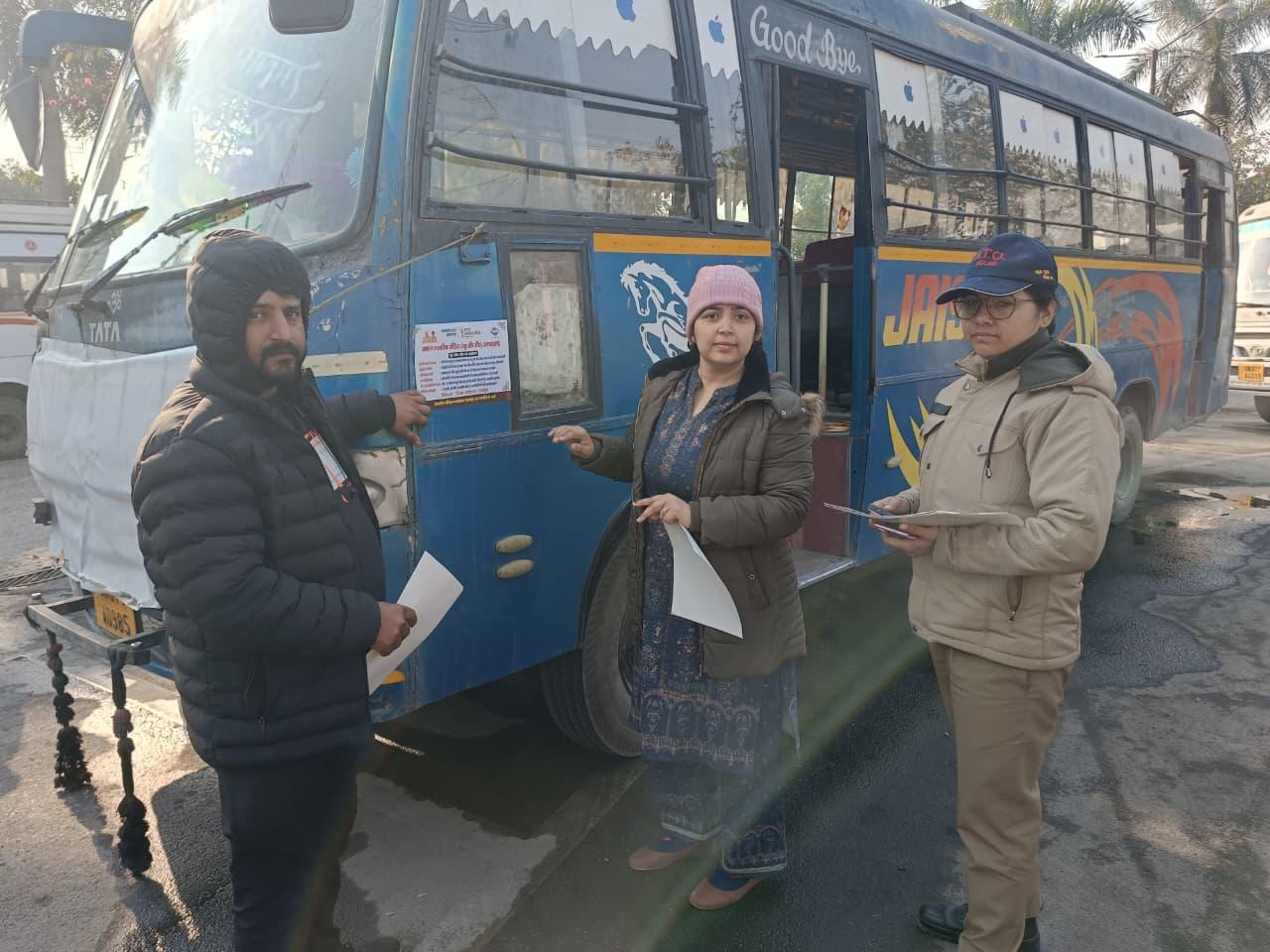 देहरादून RTO की सख्ती: ISBT के बाहर बस रोकने पर रोडवेज बसों सहित 15 का चालान