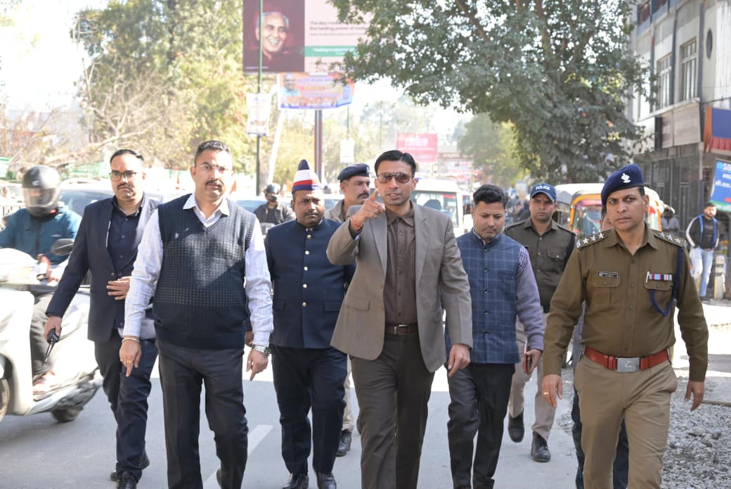 Dehradun:जिला प्रशासन की चेतावनी शाम तक रोड रिस्टोर न होने पर सम्बन्धितों पर मुकदमा होगा दर्ज,यूपीसीएल की अनुमति निरस्त