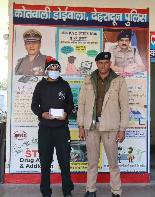 Dehradun:अवैध सट्टे के कारोबार में लिप्त अभियुक्त आया दून पुलिस की गिरफ्त में.
