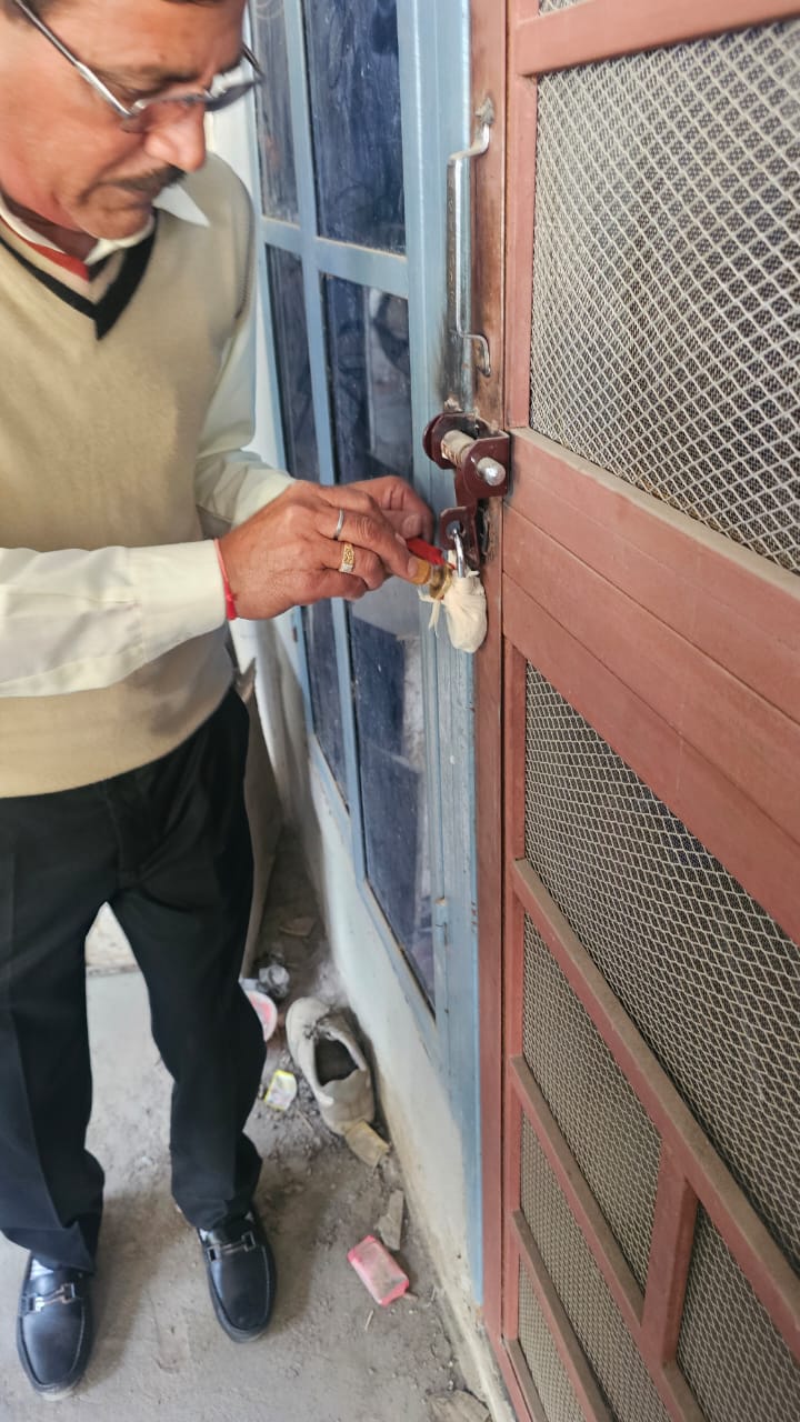 अवैध निर्माणों पर एमडीडीए की सख्त कार्रवाई, दो व्यवसायिक निर्माण सील.