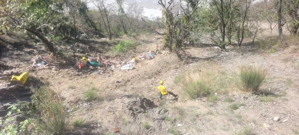 टिहरी: महादेव चट्टी के पास 250 मीटर गहरी खाई में गिरा ट्रक, यूपी निवासी चालक की मौत