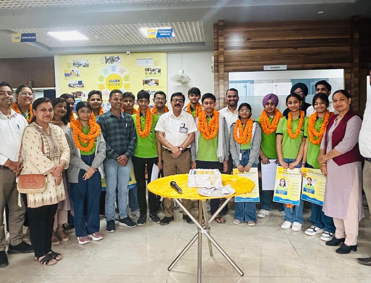 एलन देहरादून ने  सीबीएसई दसवीं कक्षा के शानदार परिणामों का मनाया जश्न.