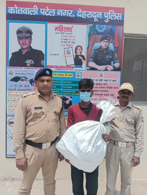 मोबाइल टावर में चोरी करने वाला आरोपी गिरफ्तार, चोरी का सामान बरामद