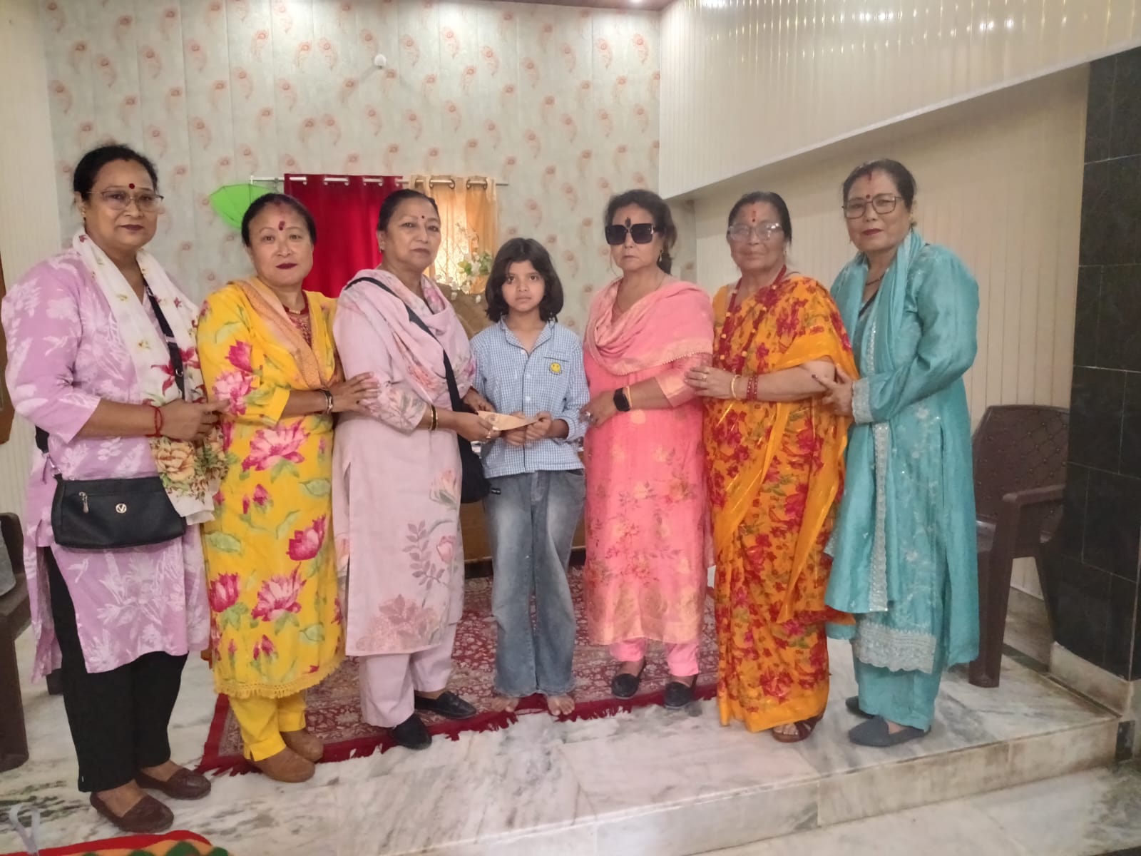 शहीद मेजर दुर्गा मल्ल मैमोरियल ट्रस्ट ने जरूरतमंद छात्रा को  शिक्षा के  क्षेत्र में  प्रोत्साहन हेतु दी आर्थिक सहायता