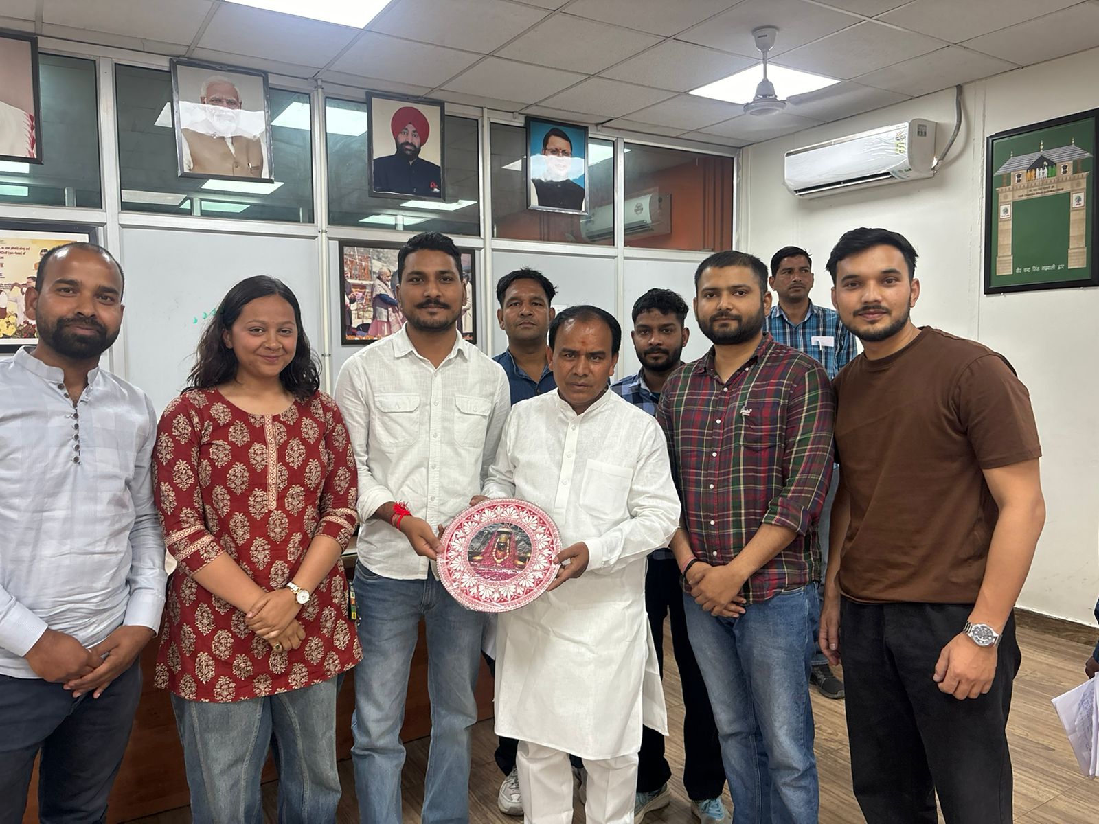 डीएलएड प्रशिक्षुओं ने शिक्षा मंत्री से की मुलाकात, जल्द प्राथमिक शिक्षक भर्ती शुरू करने की मांग
