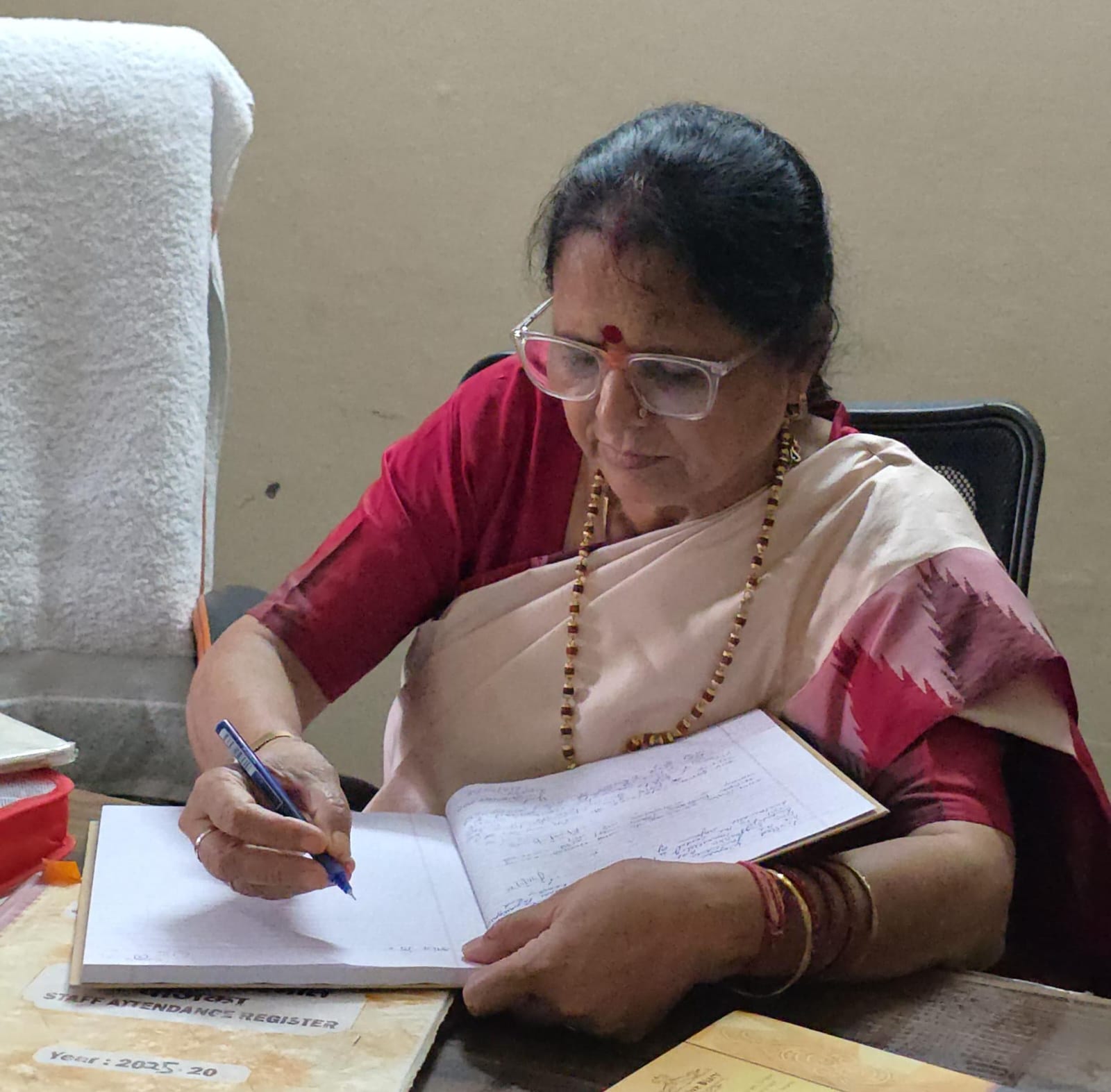 कोटद्वार में महिला आयोग की अध्यक्ष कुसुम कंडवाल का औचक निरीक्षण; नारी पुनर्वास केंद्र की व्यवस्थाओं का लिया जायजा