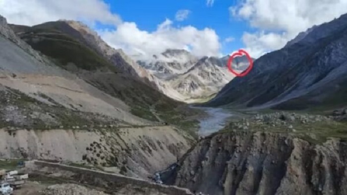 ओम पर्वत पर पहली बार बर्फ हुई गायब , पर्यावरण पर गंभीर असर