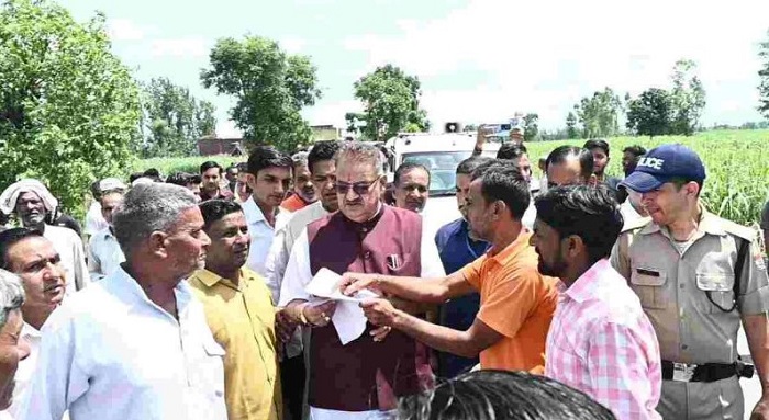 हरिद्वार के आपदा ग्रस्त क्षेत्र के 35 से अधिक गांवों में पहुंचकर कृषि मंत्री ने लिया जायजा। ।