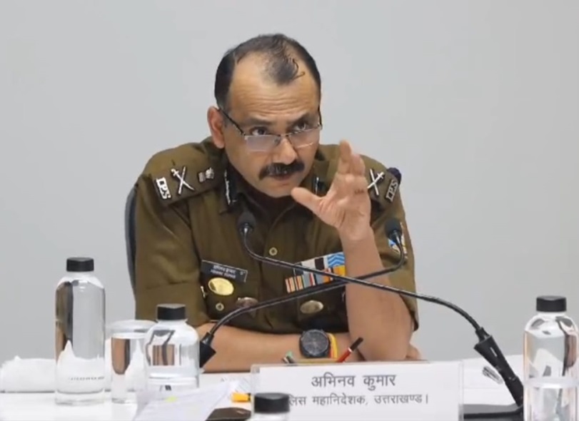 अल्मोड़ा बस हादसे के बाद एक्शन में डीजीपी अभिनव कुमार 