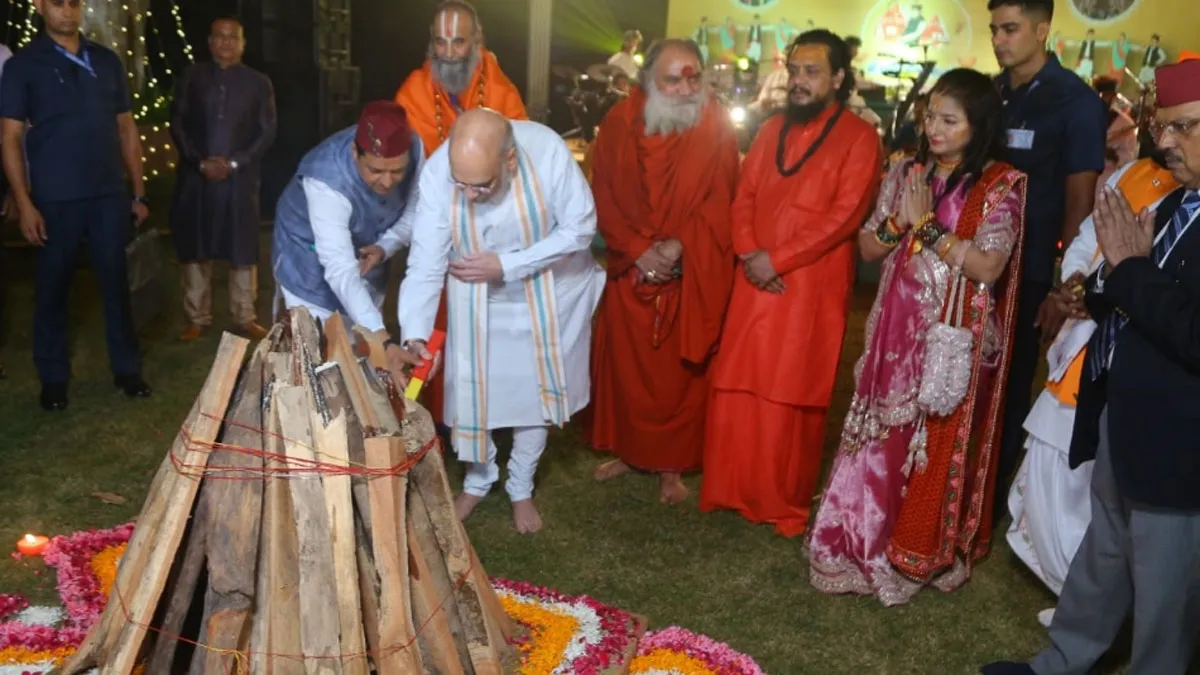 उत्तराखंड में इगास की धूम, गृहमंत्री अमित शाह ने भी मनाया पारंपरिक पर्व