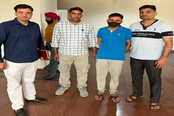 गुजरात का पुलिसकर्मी गुरुग्राम में 2 लाख रुपये की रिश्वत लेते गिरफ्तार