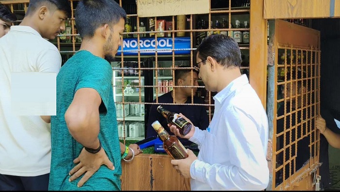 अवैध शराब कारोबारियों की खैर नहीं : मुख्यमंत्री