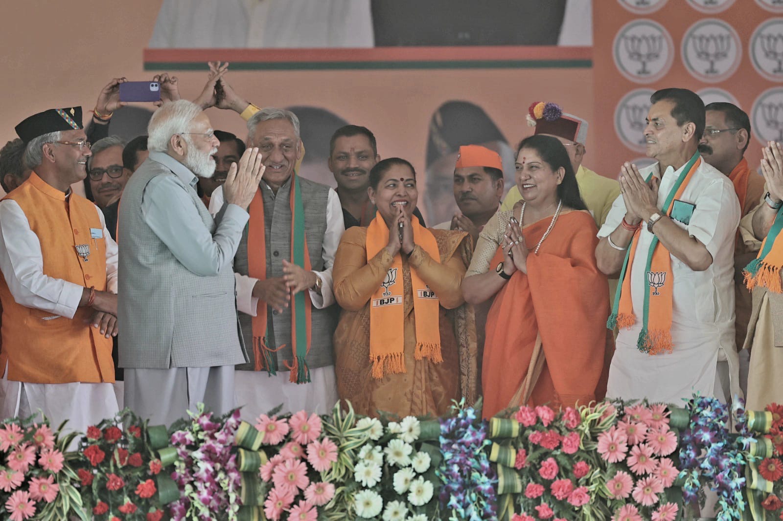 प्रधानमंत्री नरेंद्र मोदी की जनसभा को ऐतिहासिक बनाने के लिए क्षेत्रीय विधायक व मंत्री डॉ प्रेमचंद अग्रवाल ने जनता का आभार प्रकट किया