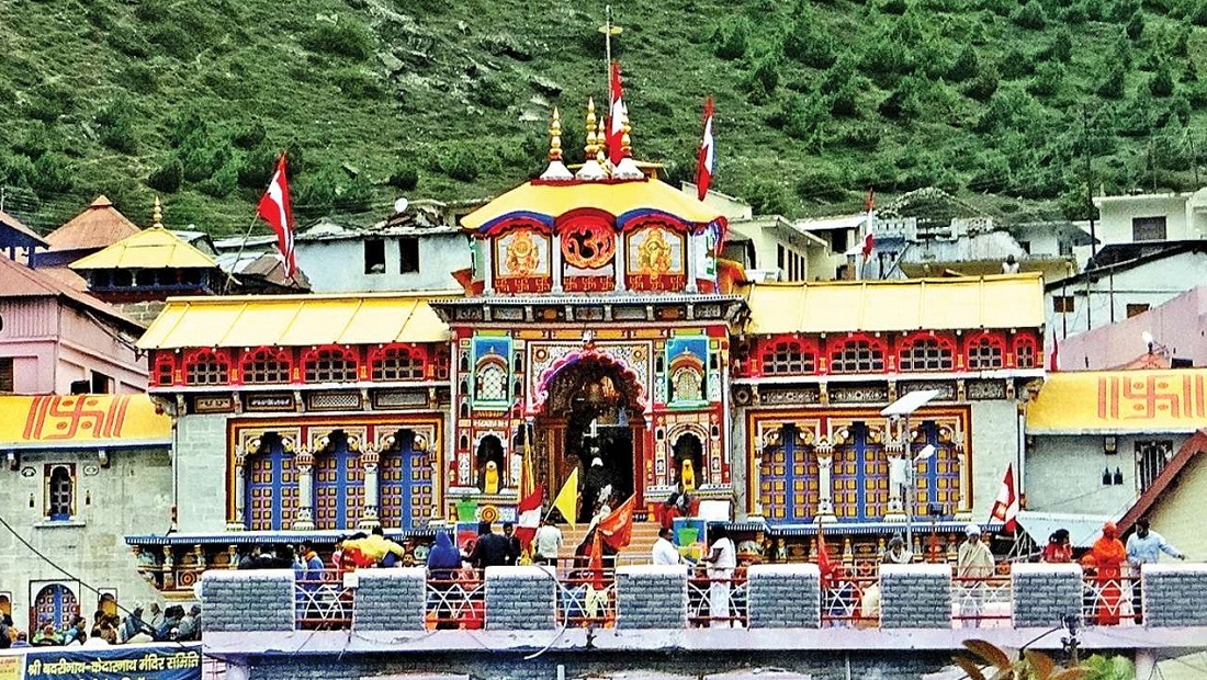 उत्तराखंड में आज विजयादशमी के पावन पर्व पर भगवान बद्रीविशाल जी के कपाट बंद होने की तिथि की घोषणा.