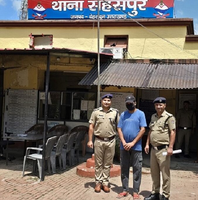 बस चालक से मारपीट में पुलिस ने एक अभियुक्त को किया गिरफ्तार