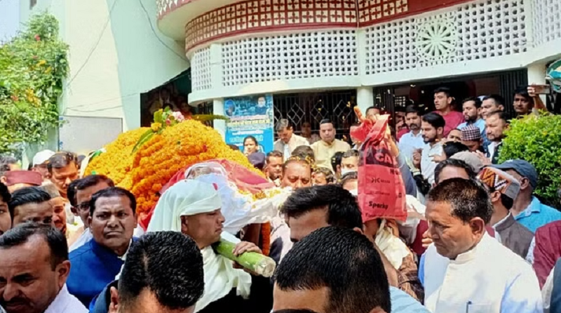 उत्तराखंड कैबिनेट मंत्री चंदन राम दास को अंतिम विदाई, श्रद्धांजलि देने पहुंचे मुख्यमंत्री धामी सहित कई नेता: