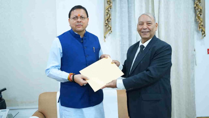 पेपर लीक प्रकरण पर जांच आयोग ने मुख्यमंत्री धामी को सौंपी रिपोर्ट, आज आ सकता है बड़ा फैसला