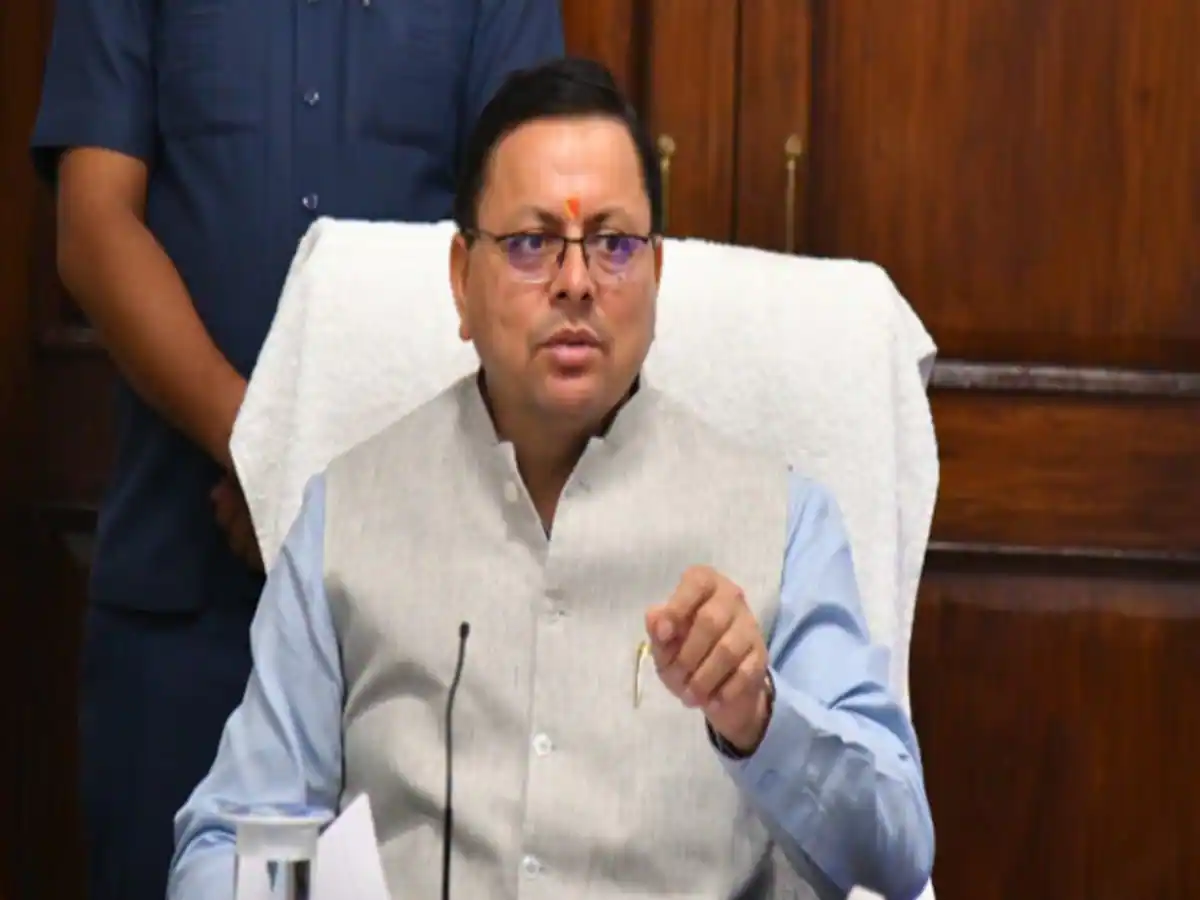 मुख्यमंत्री पुष्कर सिंह धामी ने नदी में निर्माणाधीन सुरक्षा दीवारों के निर्माण में तेजी लाए जाने के दिए निर्देश