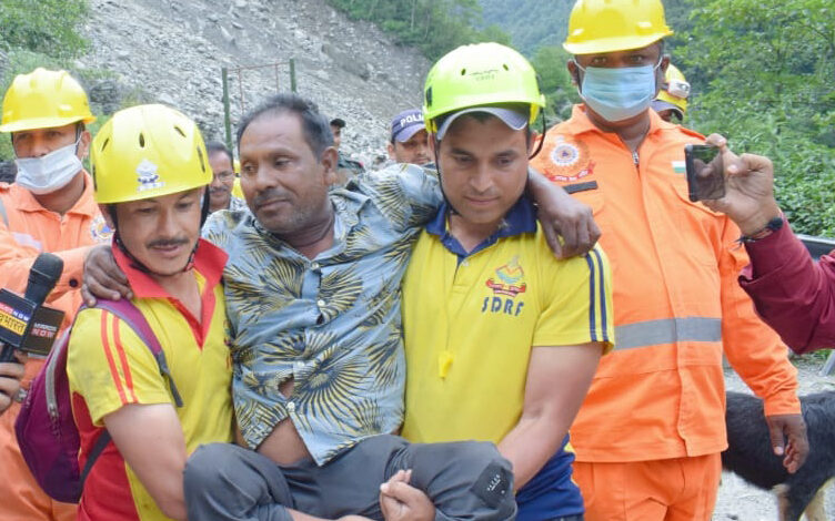 रेस्क्यू के दौरान 10,374 लोगों को चार दिन में निकाला सुरक्षित गया