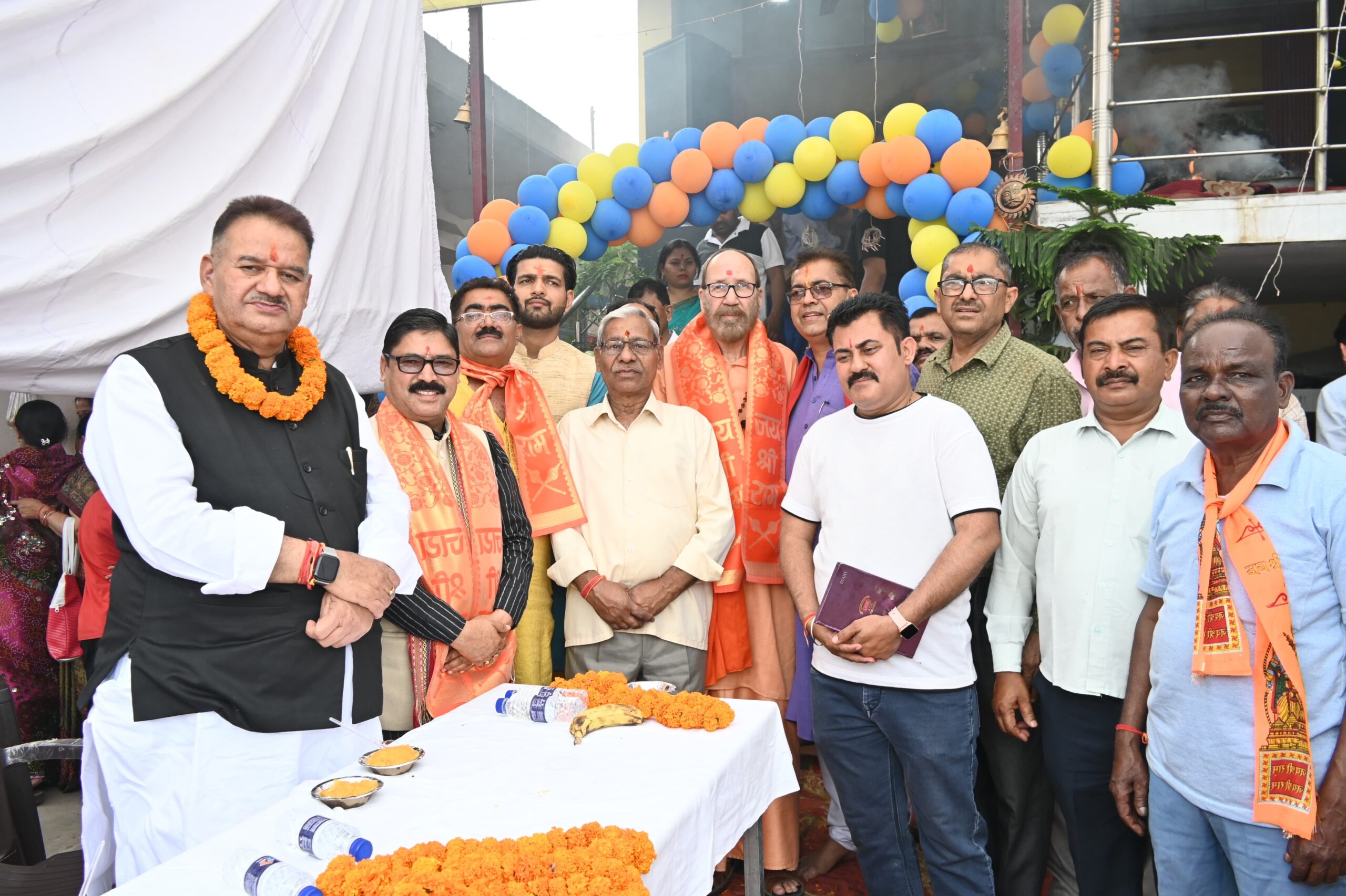 हर्रावाला शिव मन्दिर में भगवान खाटू श्याम और शनिदेव महाराज की मूर्ति की स्थापना कार्यक्रम में प्रतिभाग करते कैबिनेट मंत्री गणेश जोशी